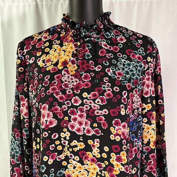 NWT Adrienne Vittadini Black Colorful Floral Print High Smocked Neck Blouse - Picture 4 of 16